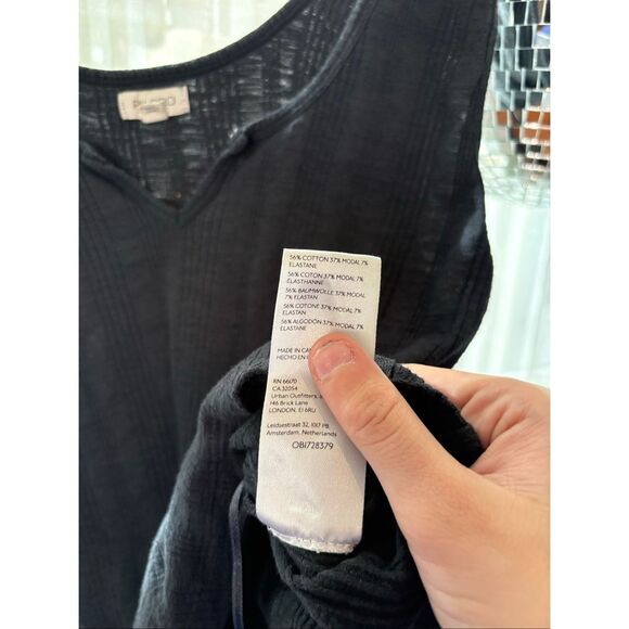 Pilcro Notched Charcoal Gray Tank - Picture 4 of 6